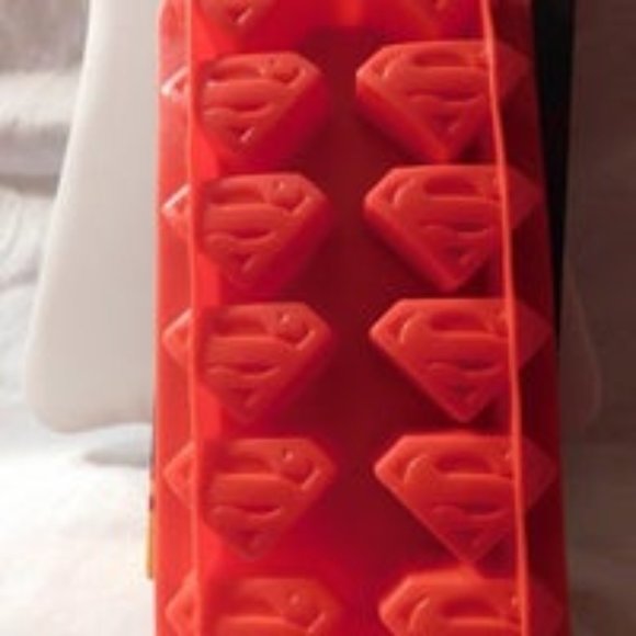 Super Man Ice Cube Tray Red Silicone NEW - Picture 5 of 5